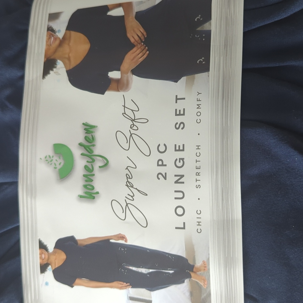 S: Honeydew 2 piece lounge set/ pajamas